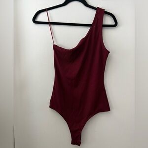 Le Lis Wine Red One-Shoulder Bodysuit